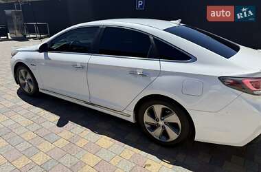 Седан Hyundai Sonata 2015 в Ужгороді