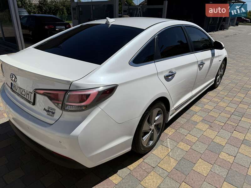 Седан Hyundai Sonata 2015 в Ужгороде