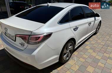 Седан Hyundai Sonata 2015 в 
