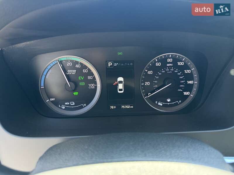 Седан Hyundai Sonata 2015 в Ужгороде