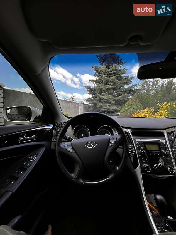 Седан Hyundai Sonata 2010 в Дніпрі