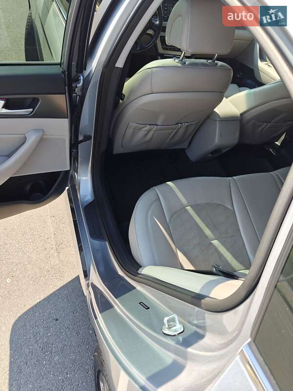 Седан Hyundai Sonata 2015 в Киеве фото 10 Седан Hyundai Sonata 2015 в Киеве