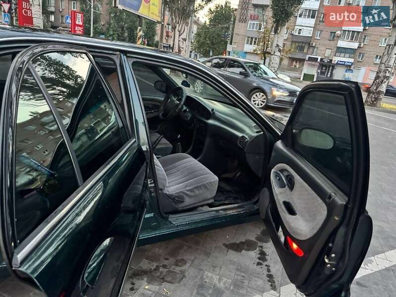 Седан Hyundai Sonata 1998 в Кривом Роге