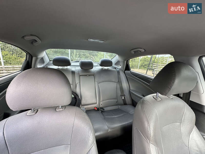 Седан Hyundai Sonata 2013 в Самборі
