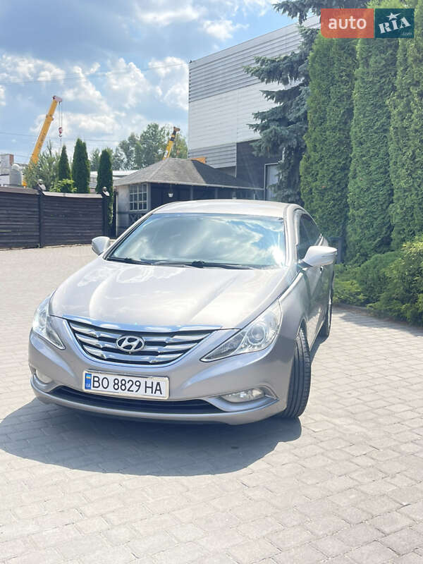Hyundai Sonata 2011