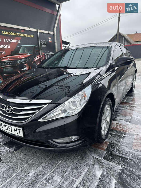 Седан Hyundai Sonata 2011 в Полонном