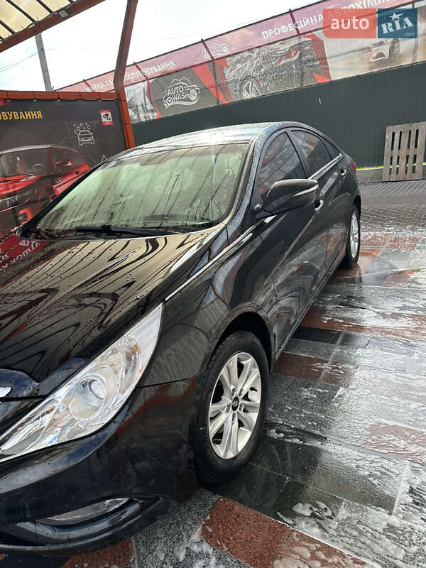 Седан Hyundai Sonata 2011 в Полонном