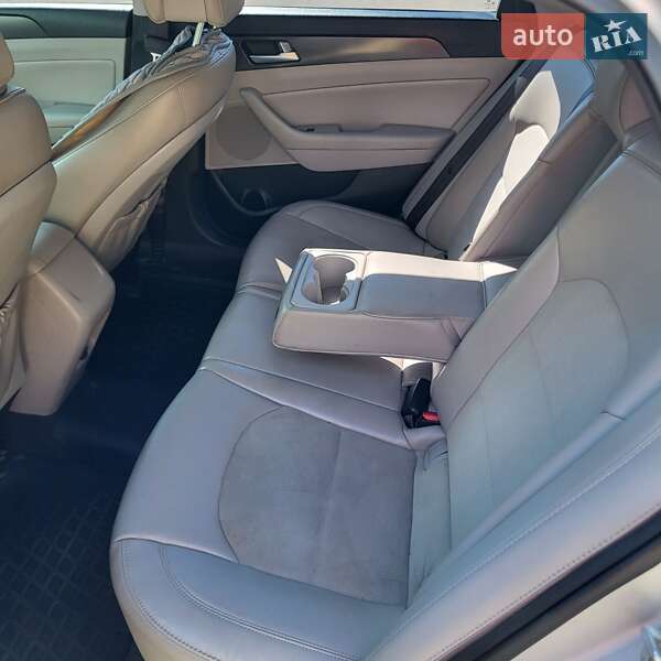 Седан Hyundai Sonata 2015 в Львове