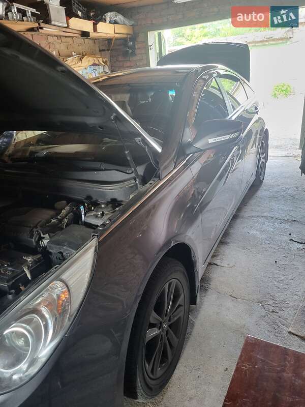 Hyundai Sonata 2011