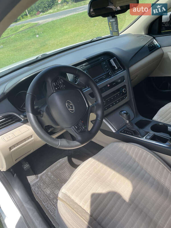 Седан Hyundai Sonata 2015 в Пирятині