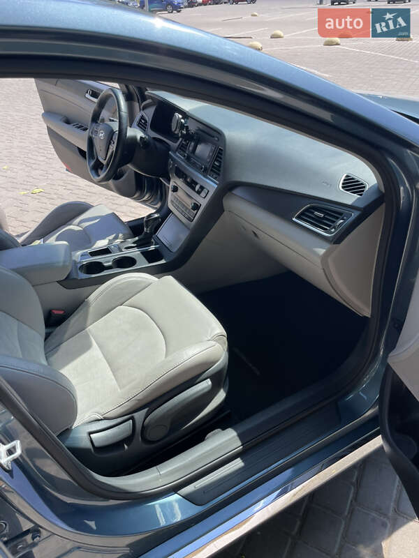 Седан Hyundai Sonata 2015 в Одессе