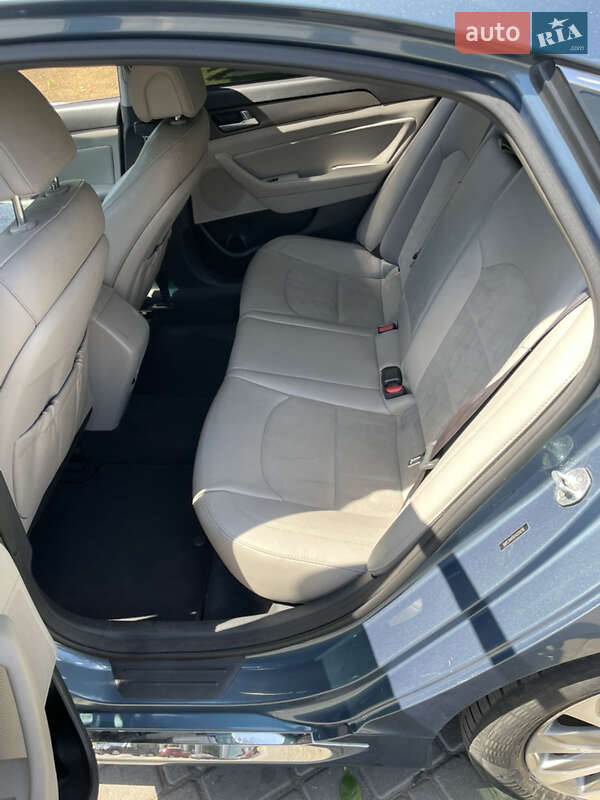 Седан Hyundai Sonata 2015 в Одессе