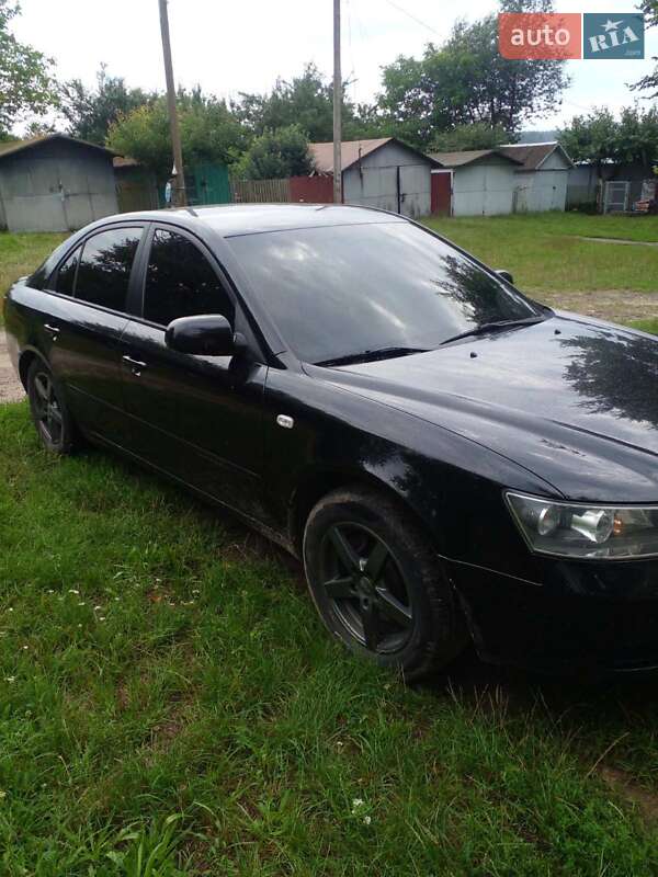 Седан Hyundai Sonata 2006 в Славуте