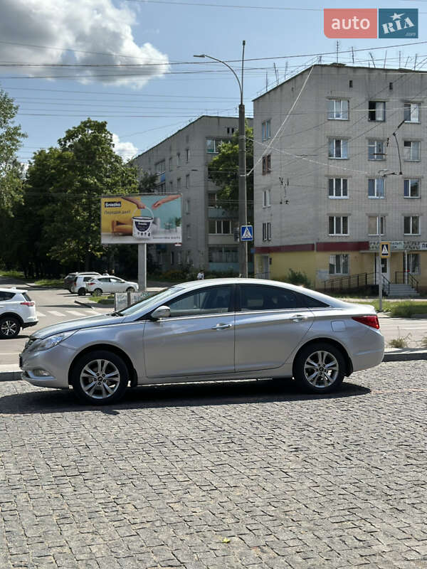 Седан Hyundai Sonata 2012 в Чернигове