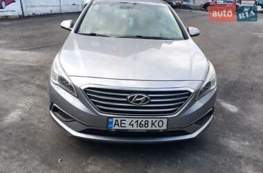 Седан Hyundai Sonata 2016 в  фото 4 Седан Hyundai Sonata 2016 в