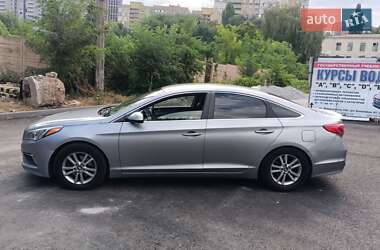 Седан Hyundai Sonata 2016 в  фото 14 Седан Hyundai Sonata 2016 в