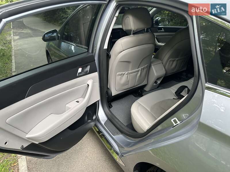 Седан Hyundai Sonata 2014 в Святопетрівське