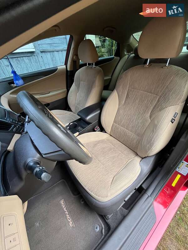 Седан Hyundai Sonata 2012 в Конотопе