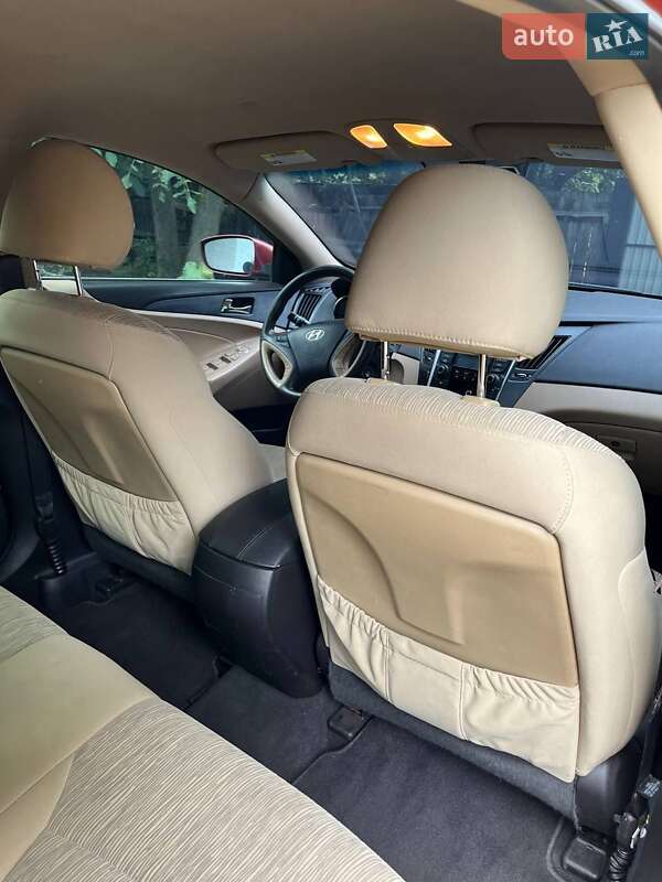 Седан Hyundai Sonata 2012 в Конотопе
