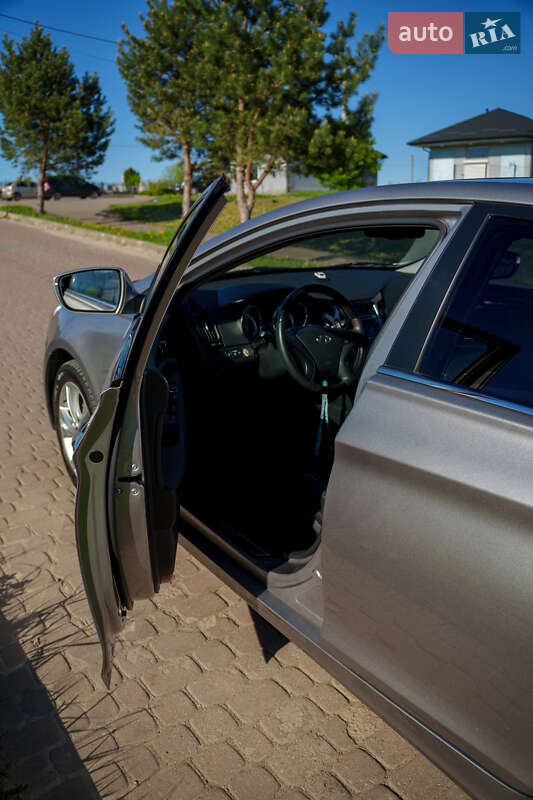 Седан Hyundai Sonata 2012 в Львові
