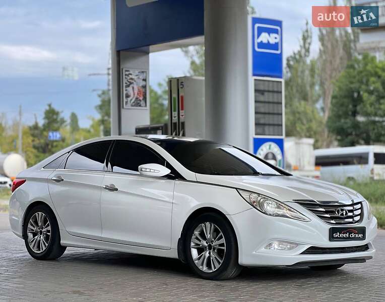 Hyundai Sonata 2011