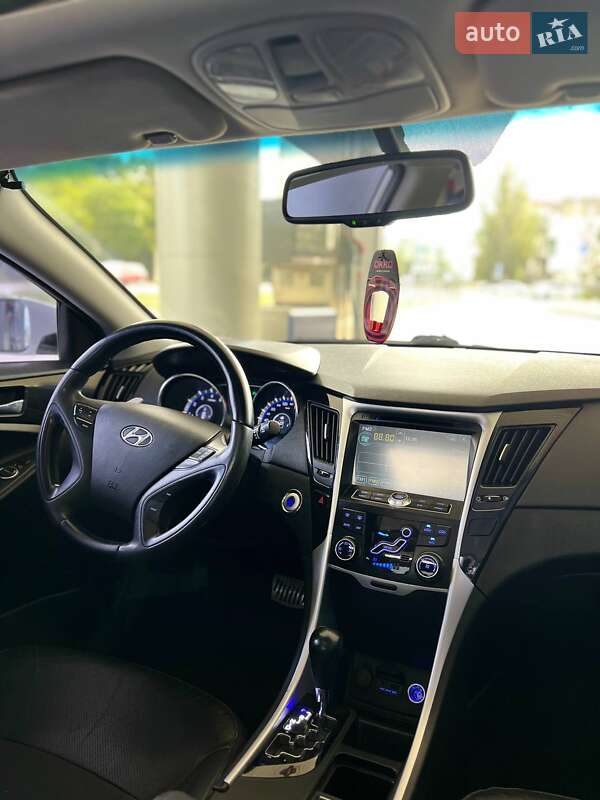 Седан Hyundai Sonata 2011 в Николаеве