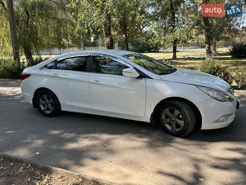 Седан Hyundai Sonata 2014 в Нікополі