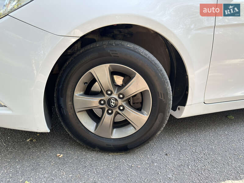 Седан Hyundai Sonata 2014 в Нікополі