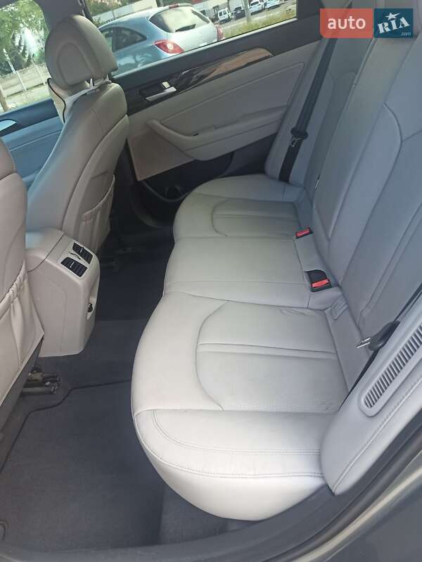 Седан Hyundai Sonata 2017 в Ивано-Франковске