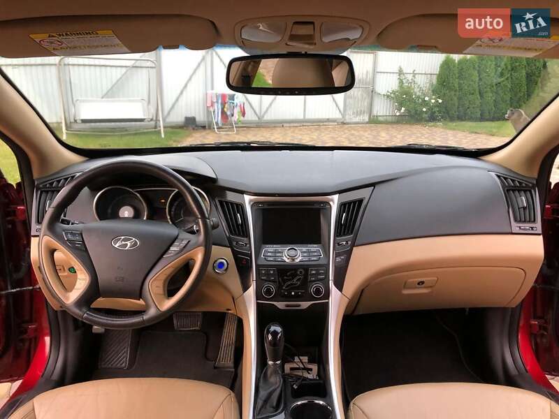 Седан Hyundai Sonata 2012 в Ровно