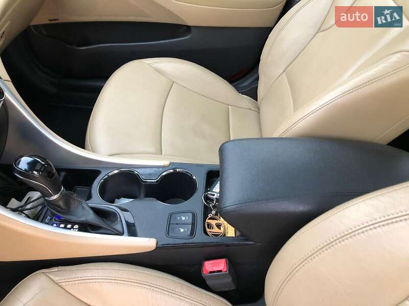 Седан Hyundai Sonata 2012 в Ровно