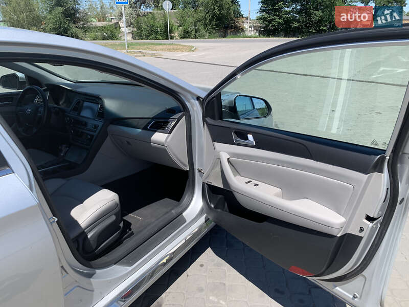 Седан Hyundai Sonata 2014 в Новомосковську