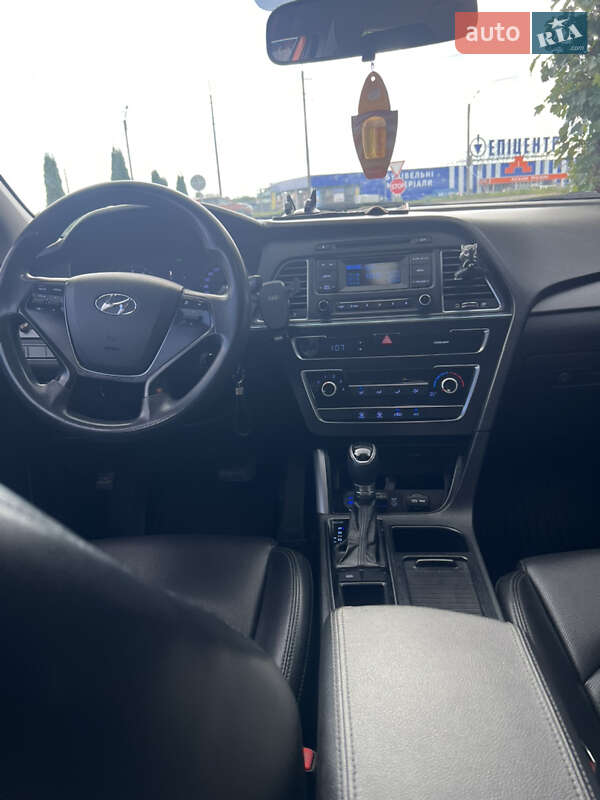 Седан Hyundai Sonata 2016 в Нововолынске