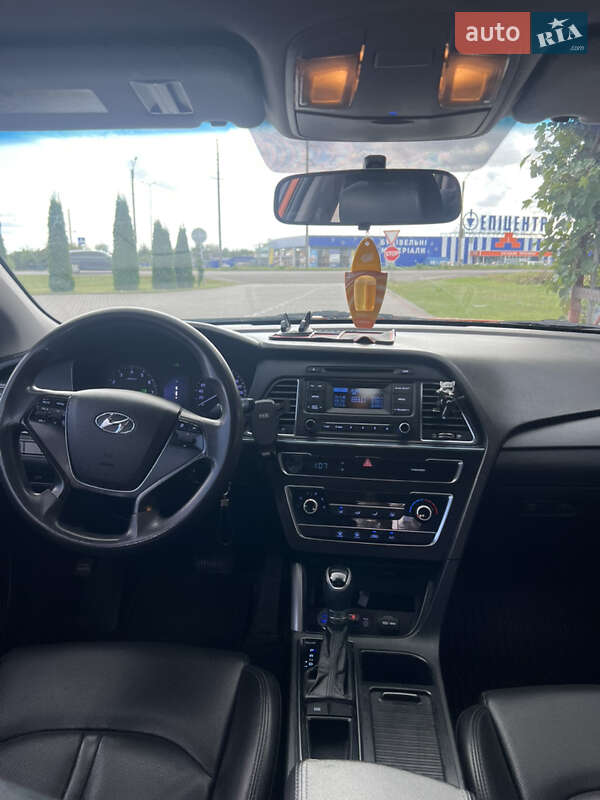 Седан Hyundai Sonata 2016 в Нововолынске
