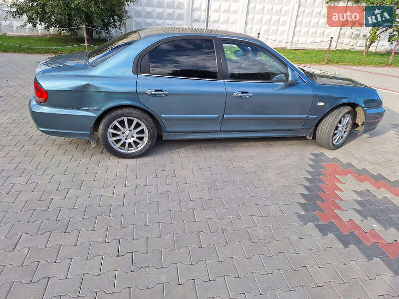 Седан Hyundai Sonata 2004 в Теофіполі