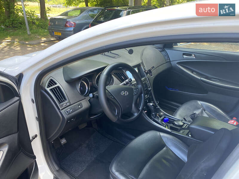 Седан Hyundai Sonata 2013 в Сумах