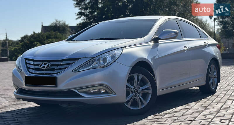 Hyundai Sonata 2011