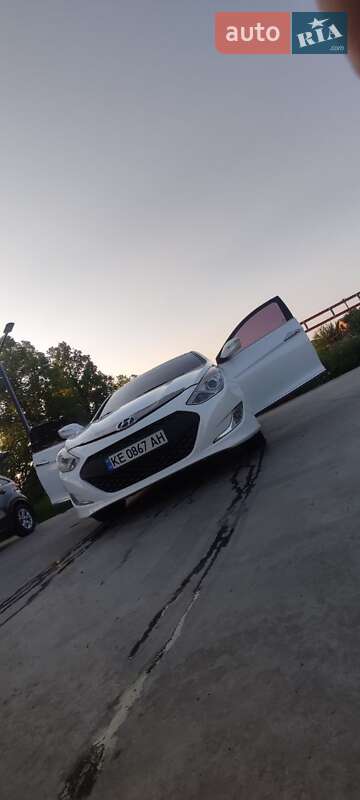Седан Hyundai Sonata 2013 в 