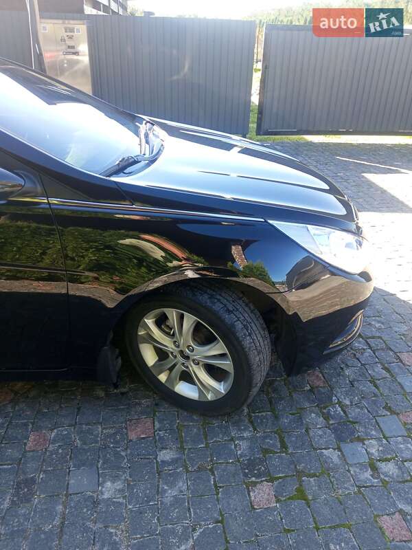 Седан Hyundai Sonata 2010 в Лановцах