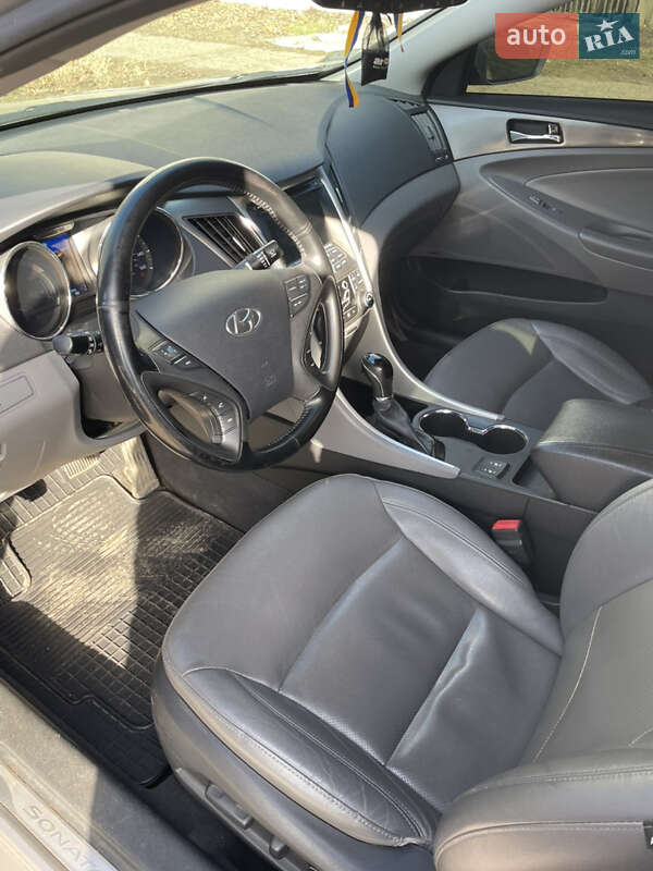 Седан Hyundai Sonata 2013 в Николаеве