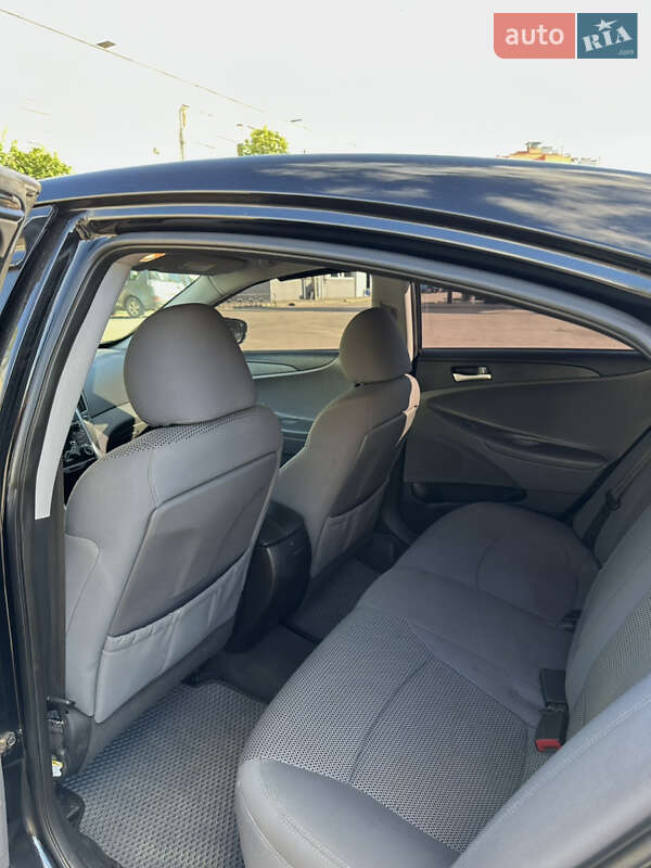 Седан Hyundai Sonata 2010 в Ромнах фото 12 Седан Hyundai Sonata 2010 в Ромнах