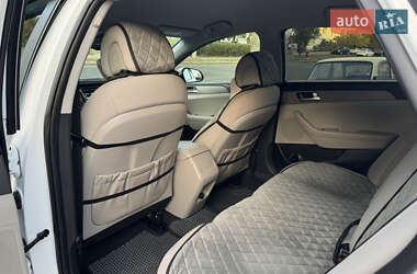 Седан Hyundai Sonata 2015 в 