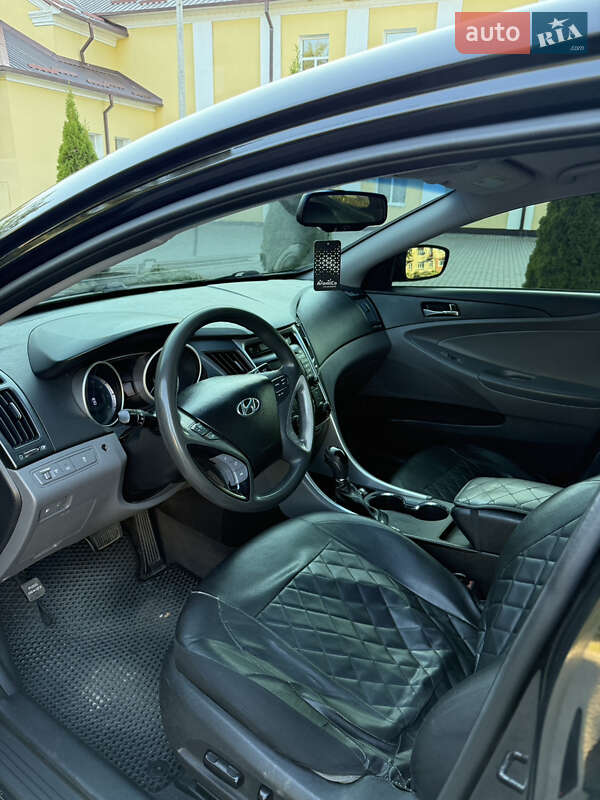 Седан Hyundai Sonata 2012 в Синельниково