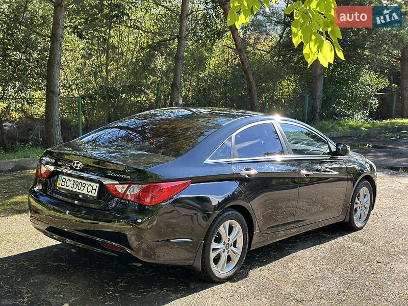 Седан Hyundai Sonata 2012 в Сколе
