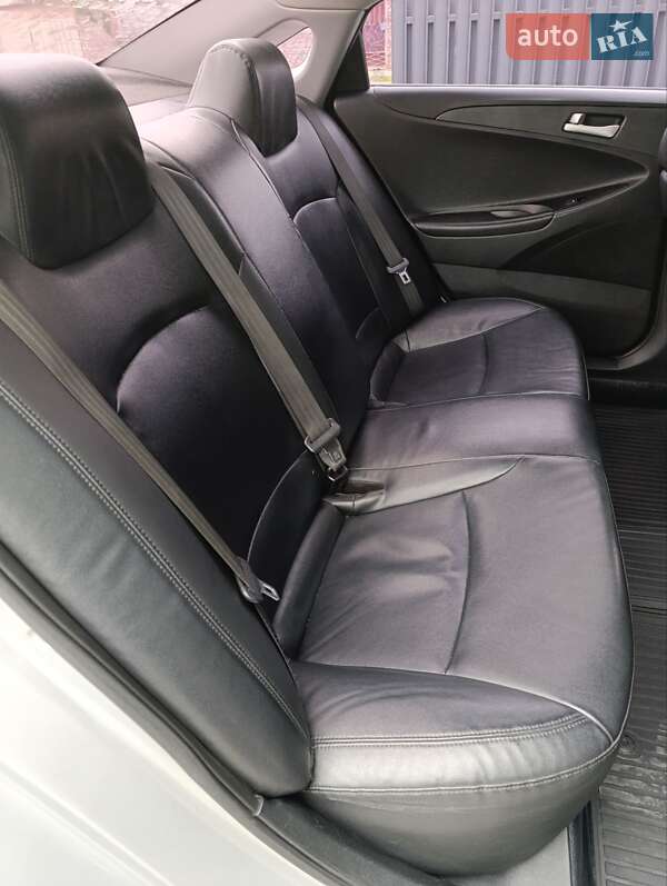 Седан Hyundai Sonata 2014 в Покрові