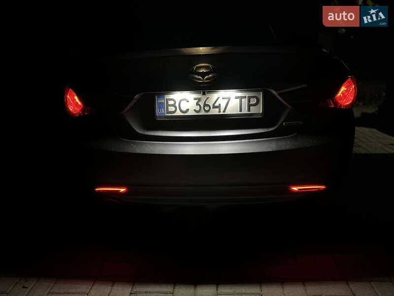 Седан Hyundai Sonata 2013 в Львове