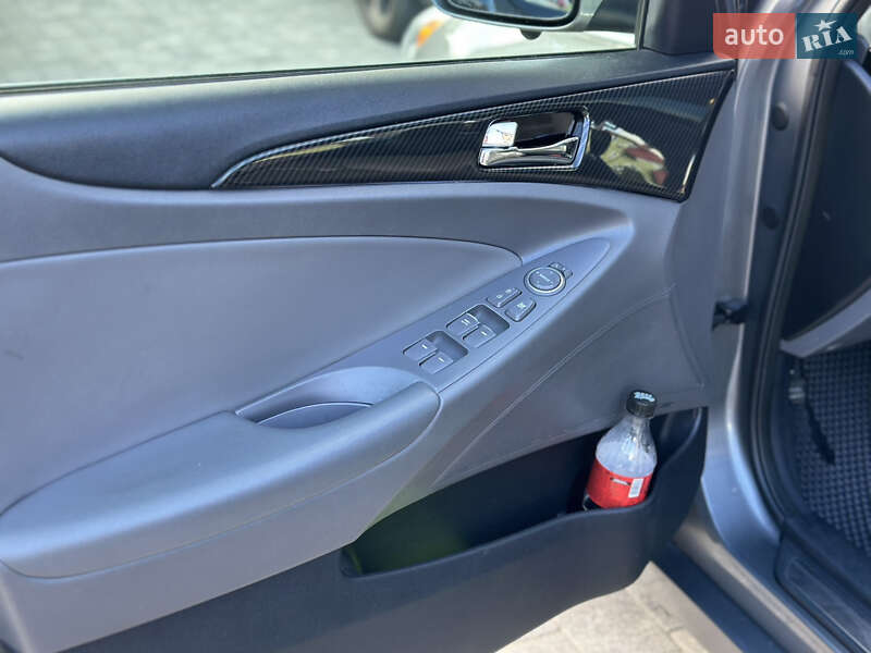 Седан Hyundai Sonata 2013 в Львове