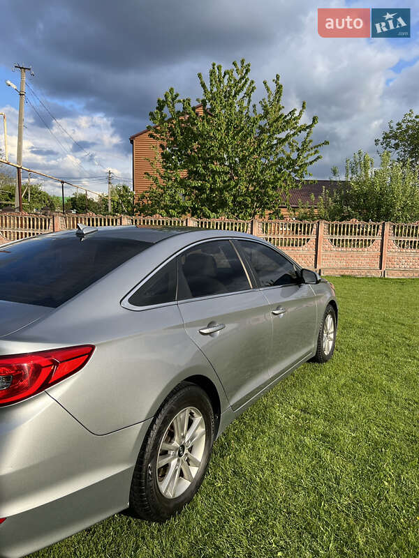 Седан Hyundai Sonata 2015 в Глобине