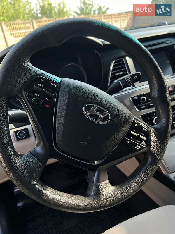 Седан Hyundai Sonata 2015 в Глобине