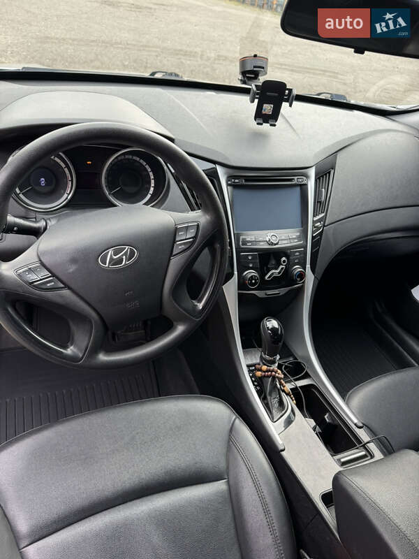 Седан Hyundai Sonata 2011 в Николаеве